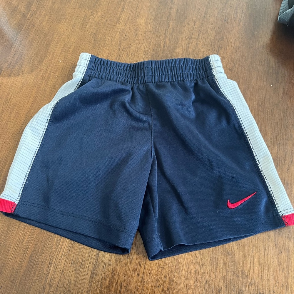 Nike kids shorts size 18 m